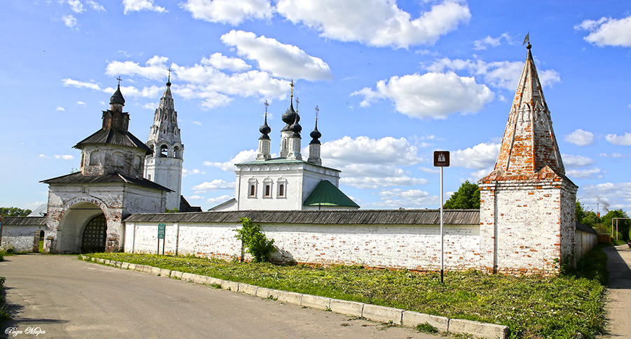 Вид на монастырь